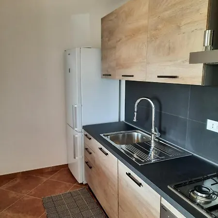 Impetrata Iun Q7090 Villa