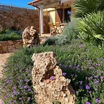 Vila Impetrata Iun Q7090 *